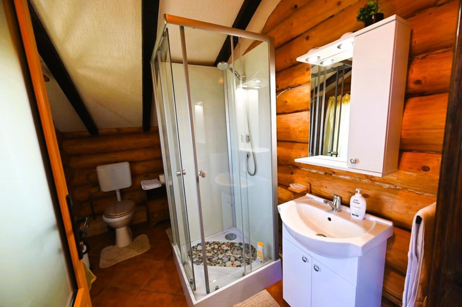 Villa Casa De Lemn Rîşnov Exterior foto